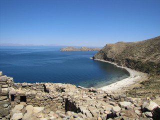 BOL&Iacute;VIA, TITICACA LAKE - JULY, 22 TREKKING