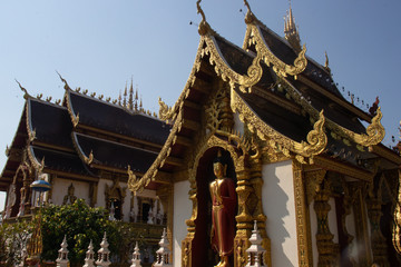 Fototapeta premium A beautiful view of buddhist temple Wat Saeng Kaew at Chiang Rai, Thailand.
