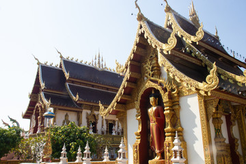 Fototapeta premium A beautiful view of buddhist temple Wat Saeng Kaew at Chiang Rai, Thailand.