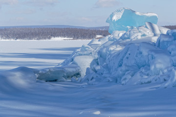 Fototapeta na wymiar Ice on the white frontier, Khovsgol lake, Mongolia