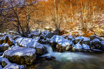 Automne et neige dans le Val d'Aran