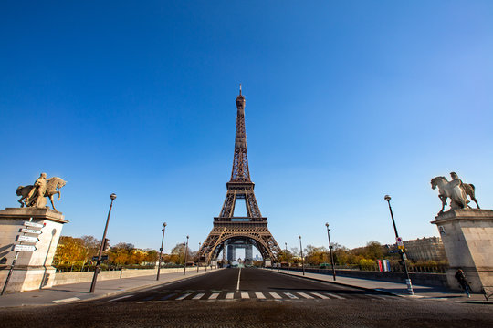 Tour-Eiffel solitaire