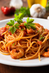 Deliziosi spaghetti al sugo di gamberi, Cucina Italiana