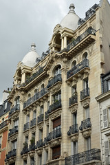 Fototapeta na wymiar Immeuble de luxe à Paris, France