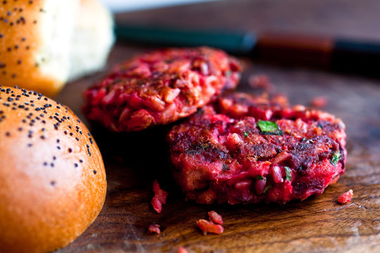 Beet, rice and goat cheese burgers