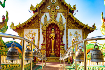 Obraz premium A beautiful view of buddhist temple Wat Saeng Kaew at Chiang Rai, Thailand.