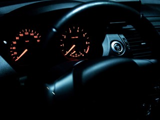 Kfz Innenraum bei Nacht