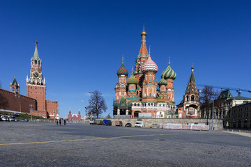 Fototapeta na wymiar Vasilievsky descent near red Square and the Kremlin