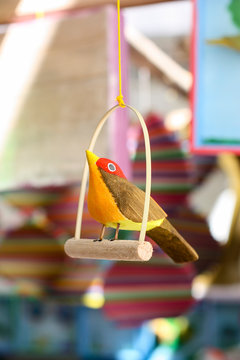 Passarinho de miriti, brinquedo t&iacute;pico da regi&atilde;o amaz&ocirc;nica.