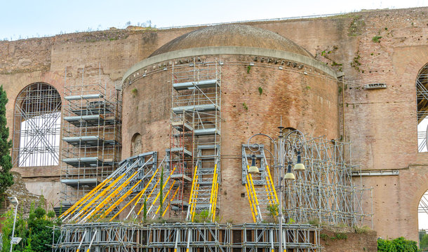 Italian walks.  External restoration works at the Massenzio Basilica,  Rome,  Italy.