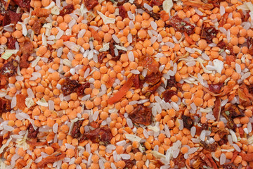 Italian soup mix contains an Italian mixture of dried tomatoes, rice and lentils, which is used in minestrone soup.