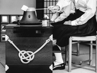 Traditional tea ceremony at Kotokuin temple, Kamakura, Japan (in black and white)
