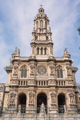 Fototapeta na wymiar facade of old Sainte-Trinite Church in Paris