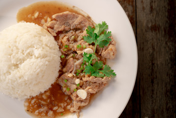 Stir-Fried Pork Mixed with Garlic and Pepper