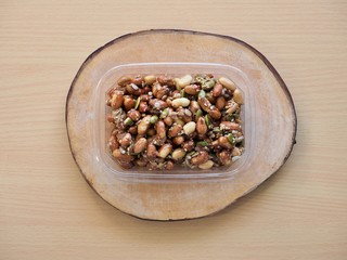 아시아 음식 너트믹스 볶은 , 땅콩, 해바라기씨, 호박씨
