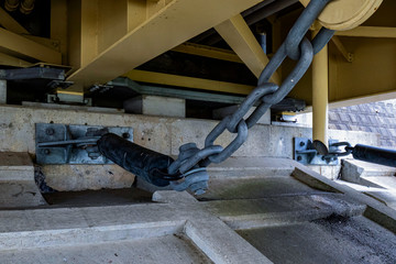 Inside the pier_4807