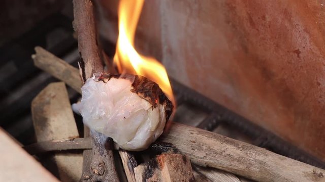 Encendiendo le&ntilde;a