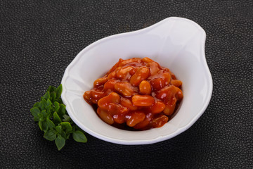 Baked kidney with tomato sauce