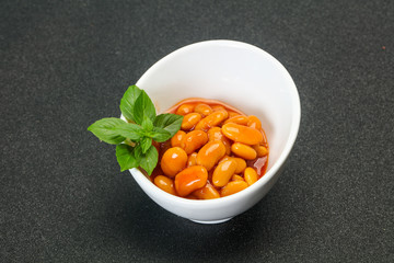 White beans with tomato sauce
