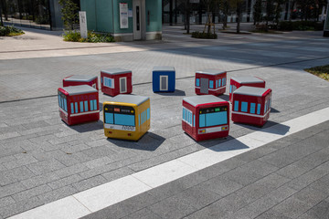 （神奈川県横浜市）京急グループ本社のベンチ