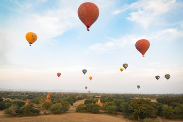 Hundreds of ballons in the sky