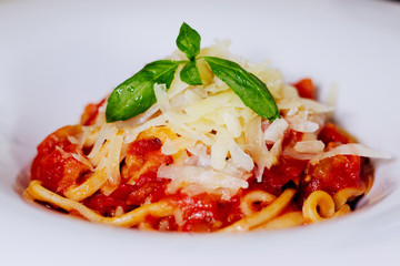 pasta with tomato and basil