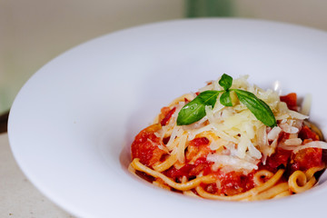 
pasta with tomato and basil