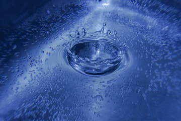 Water droplets splash blue theme