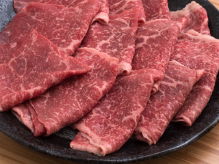 国産黒毛和牛の薄切り
