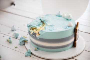Smash cake / blue cake for one year old children's birthday - 336957773