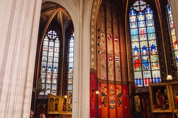 Gardinen Antwerpen, Belgien Innenbögen und gewölbte Decke der Kathedrale unserer Dame © Aleksei Zakharov