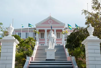 Foto op Plexiglas Nassau Government House With Columbus Monument © Ramunas