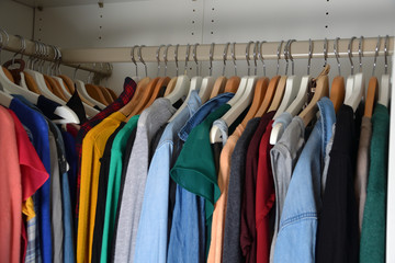 Kleiderschrank