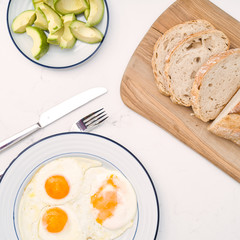 fried eggs with bread