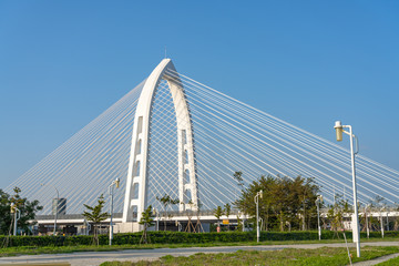Fototapeta premium Konan Ai-Qin Bridge, Central Taiwan Science Park. The new landmark in Taichung City, Taiwan