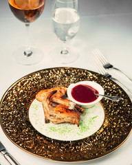 fried chicken wings with blackberry sauce