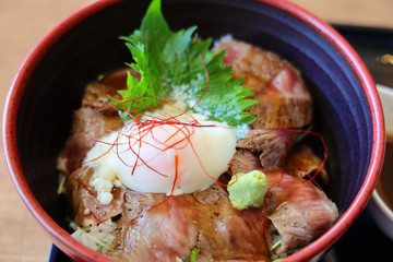 赤牛丼