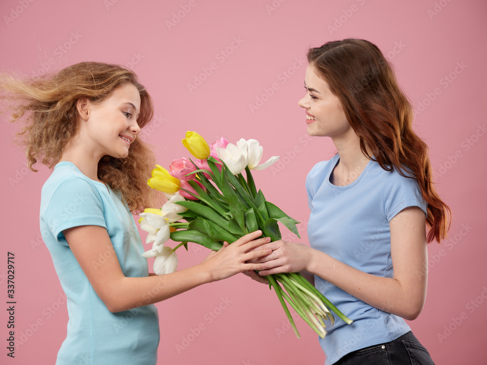 Wall mural happy couple with flowers