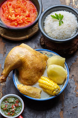 Sancocho de Gallina con hogao y ají