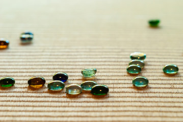 畳の上のおはじき