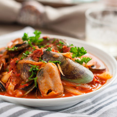 Mussels in Spicy Tomato Sauce, Mussels Marinara