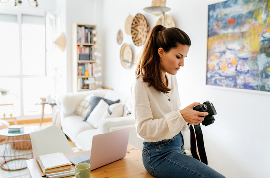 Freelance entrepreneur woman