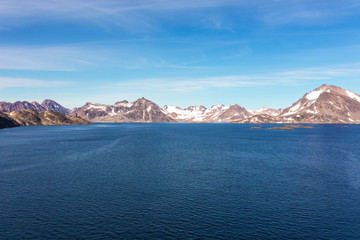 Obraz premium Glaciers seen in the distance of a beautiful Greenland landscape
