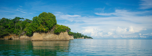 Isla of Escudo South Cliff Shots of Clear Water, Jungle and Rock Islands