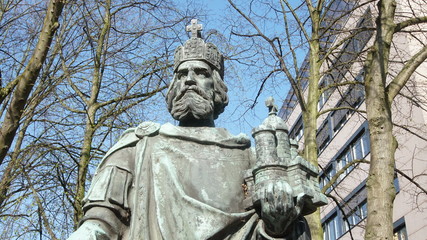 Fototapeta na wymiar St. Angar Statue in Hamburg