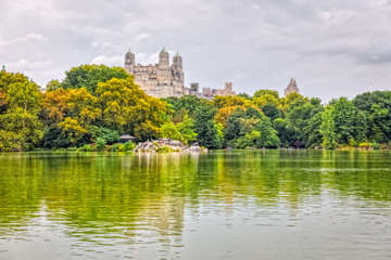 Fototapeta na wymiar Panorama of the Lake in the Central Park in New York