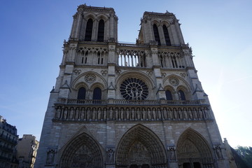 Fototapeta na wymiar Nahaufnahme der Kirche, Kathedrale von Notre Dame in Frankreich, Paris