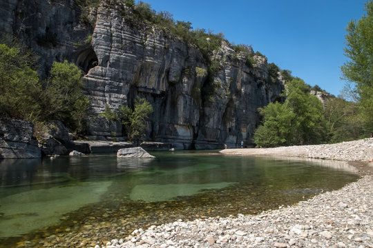Paysage d' Ard&egrave;che , la rivi&egrave;re la Beaume &agrave; Ruoms.