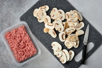 minced meat and sliced mushrooms