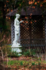 Obraz na płótnie Canvas statue in the garden